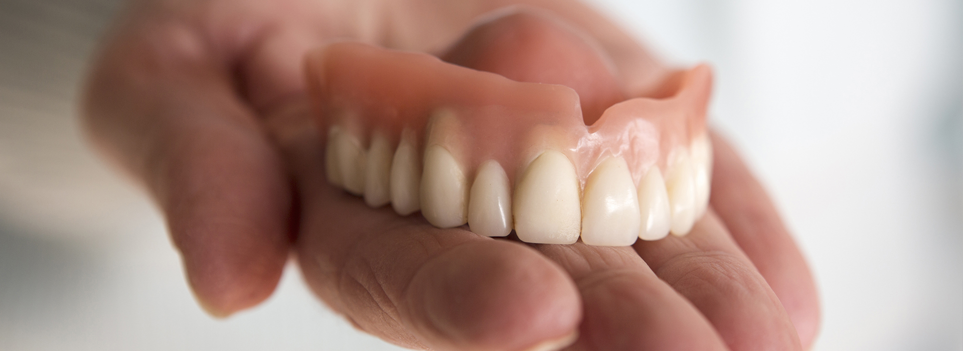 James G. Agnew, DMD | Ceramic Crowns, Teeth Whitening and TMJ Disorders
